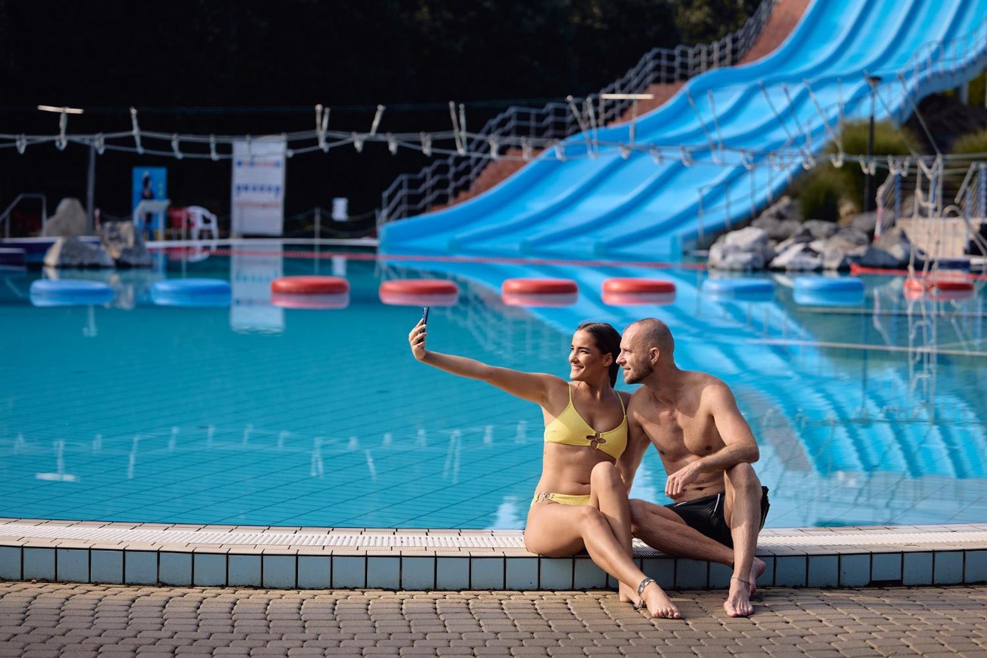 Rubin Relax Apartman Sarvar Bagian luar foto